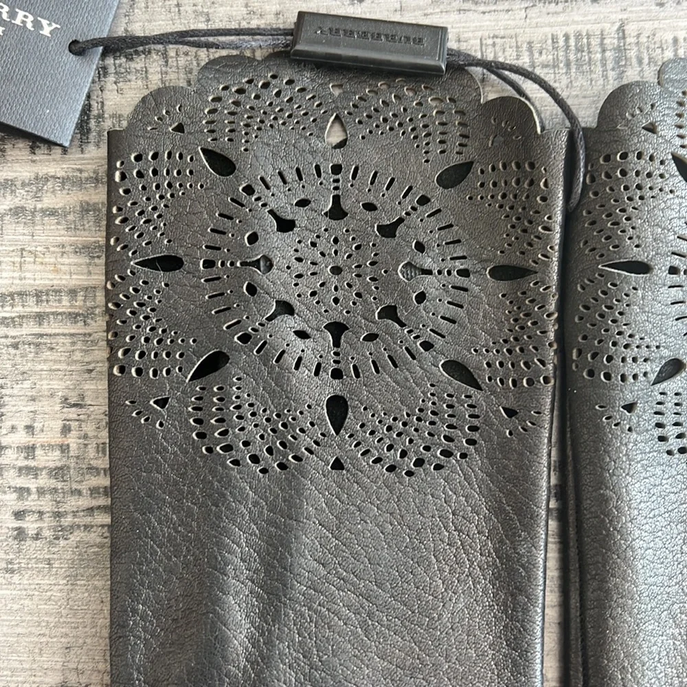 Burberry Leather Primrose gloves - Picture 5 of 17